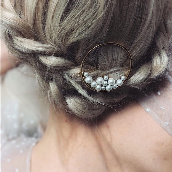 2 Pieces - Faux Pearl Embellished Circle Hair Pin - Picture 3 of 8